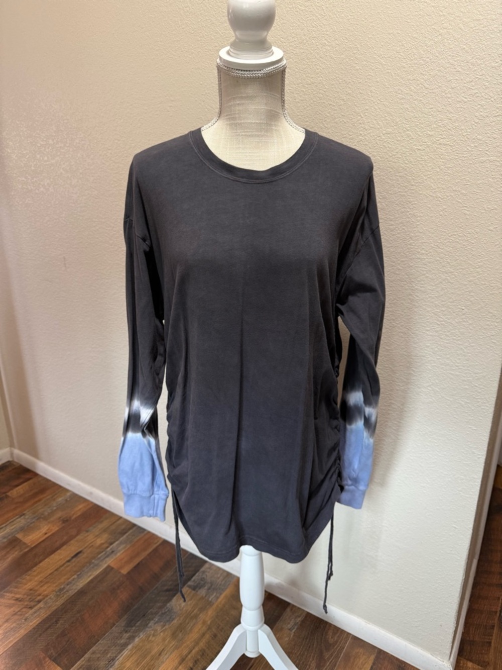 PINK Victoria's Secret Black Long Sleeve Pullover with Blue Ombre Sleeves - Med